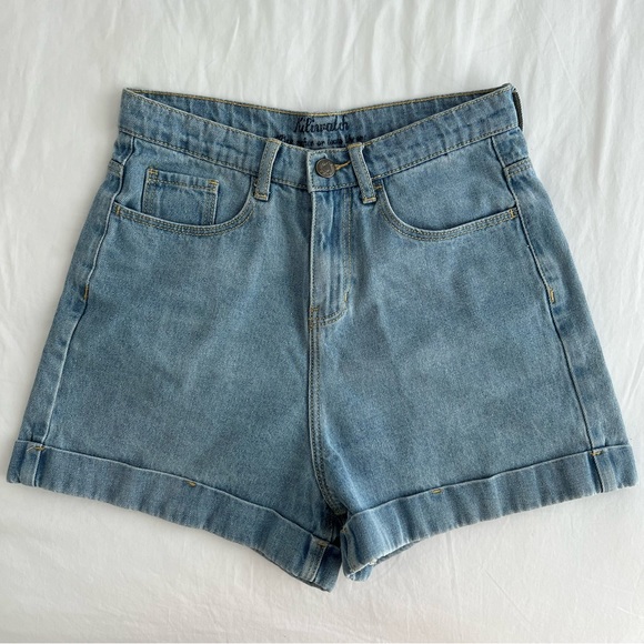 Denim Short 🌸 - Picture 3 of 5